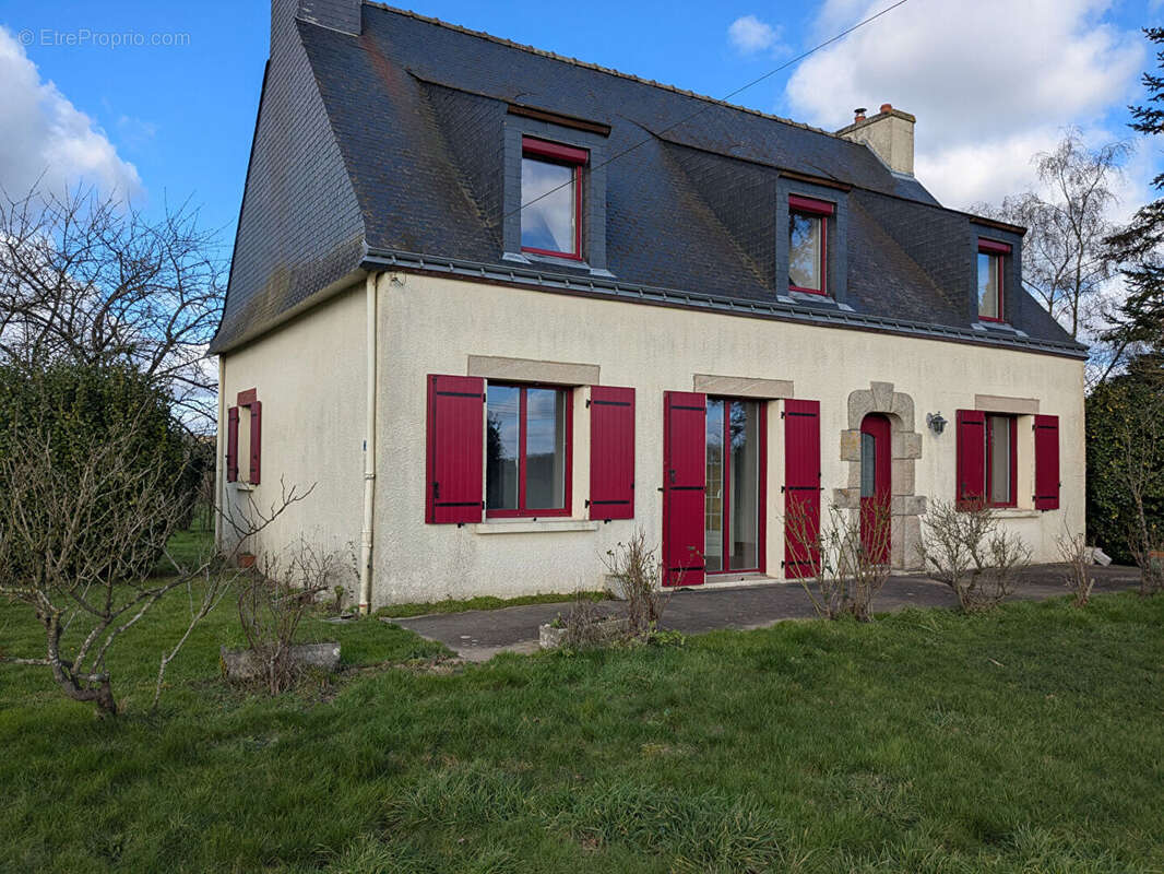 Maison à LA CROIX-HELLEAN