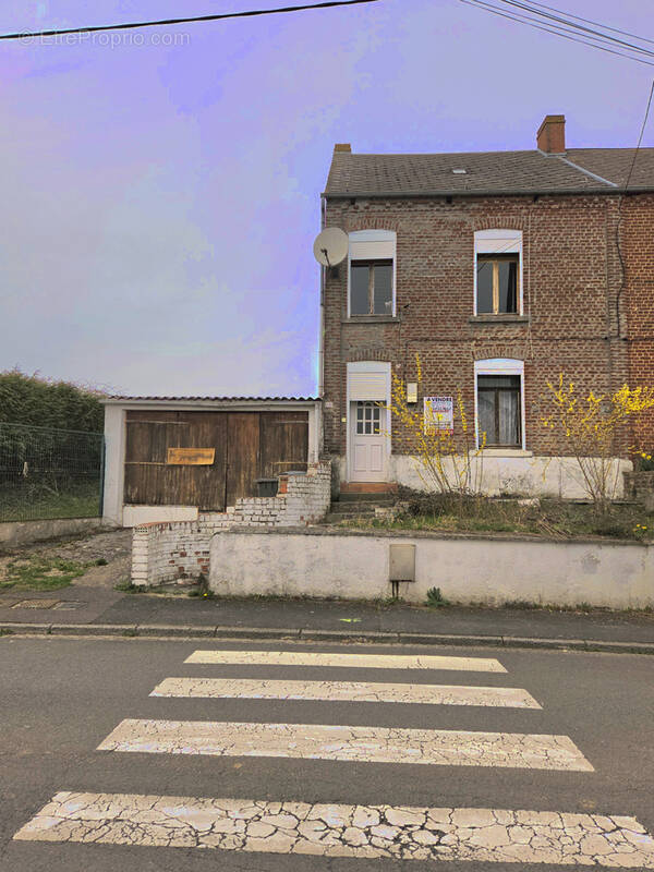 Maison à PONT-SUR-SAMBRE