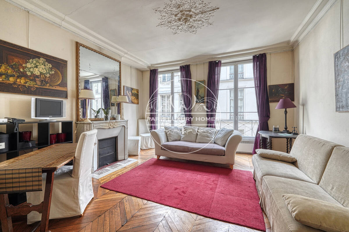 Appartement à PARIS-1E
