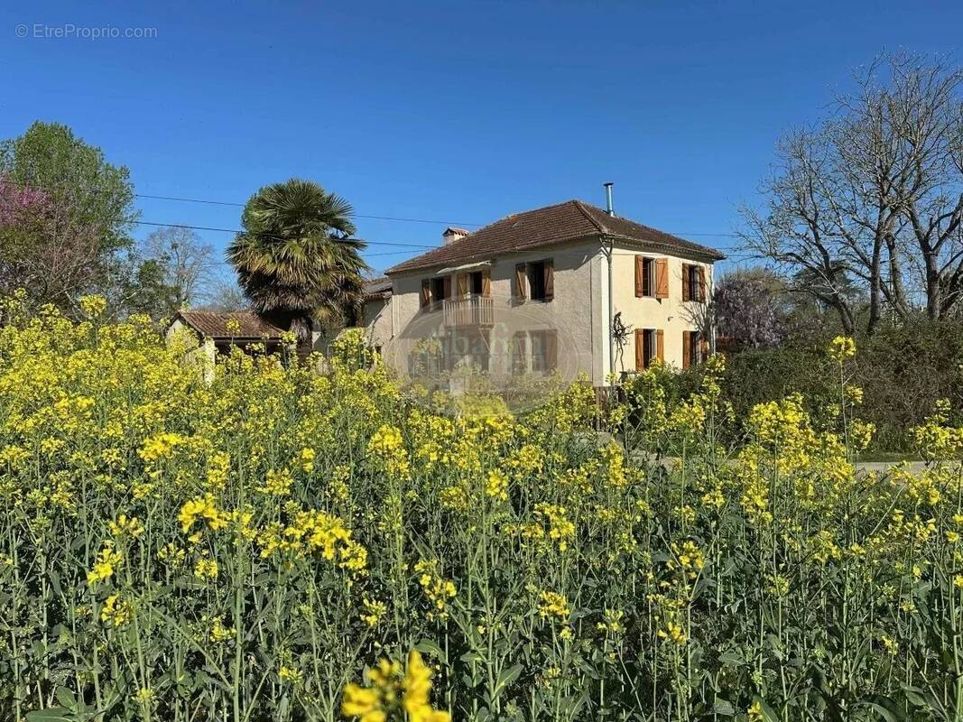 Maison à SEISSAN
