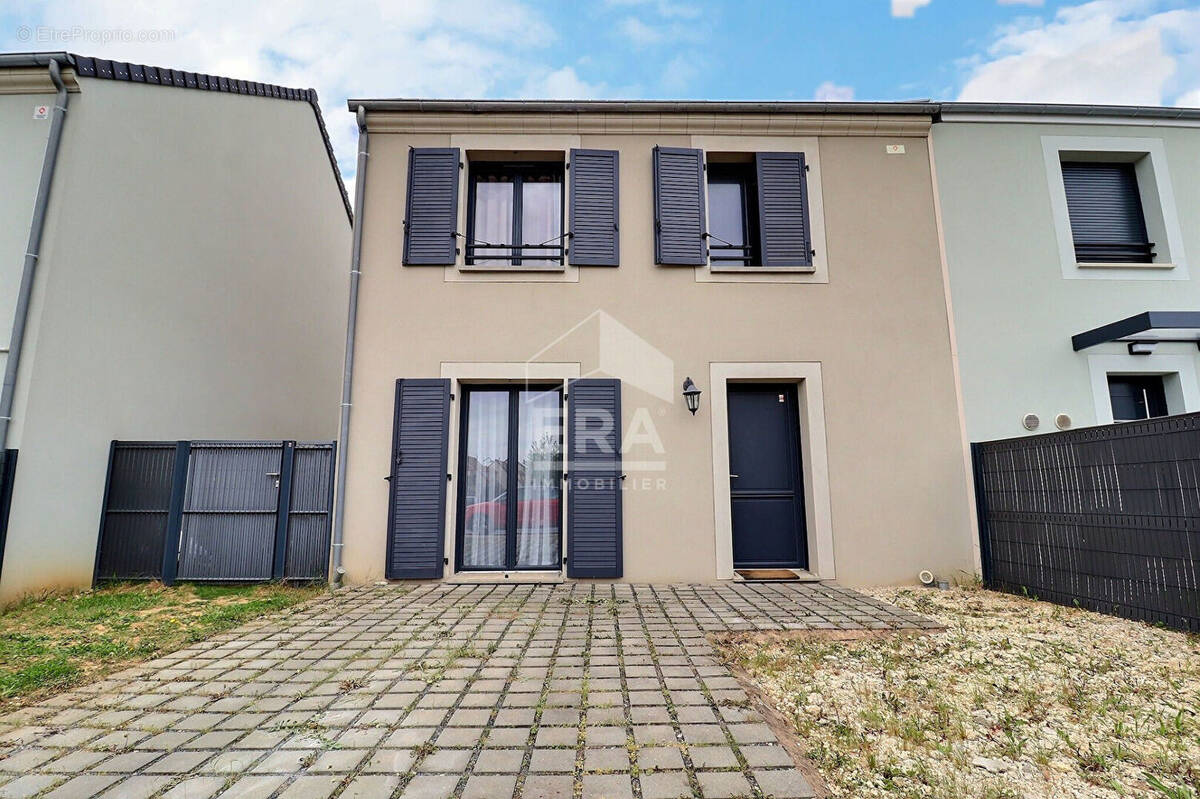 Maison à ETAMPES