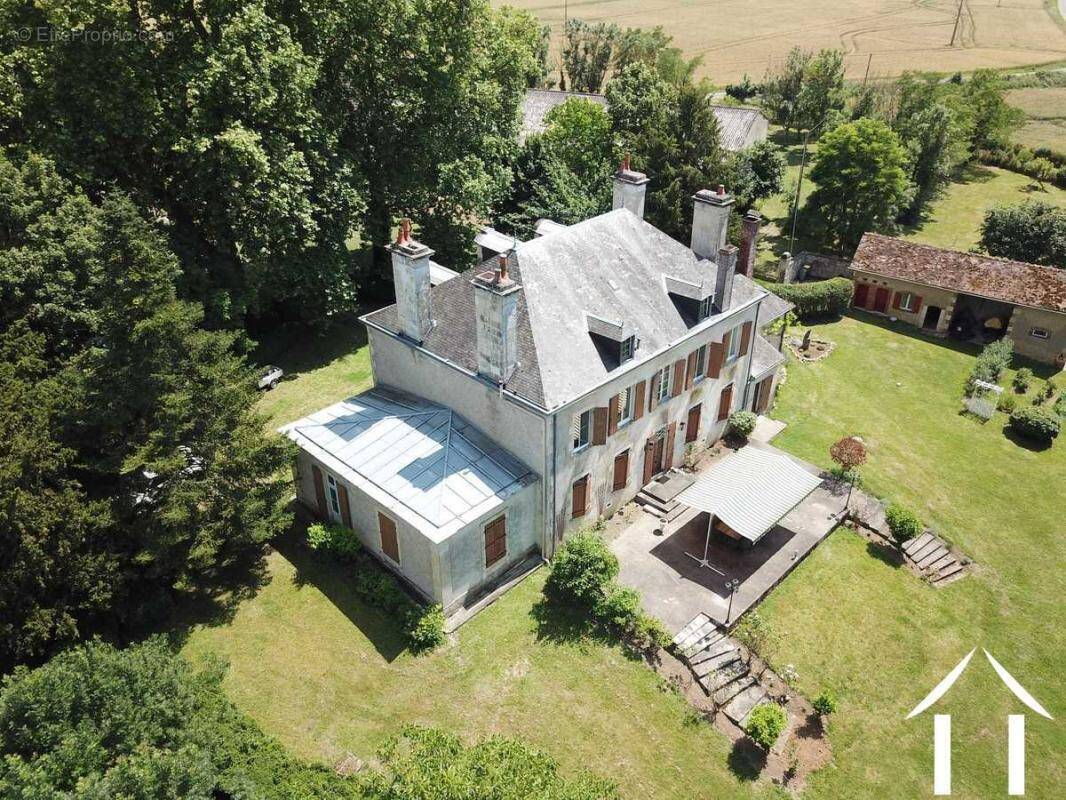 Maison à LA GUERCHE-SUR-L&#039;AUBOIS
