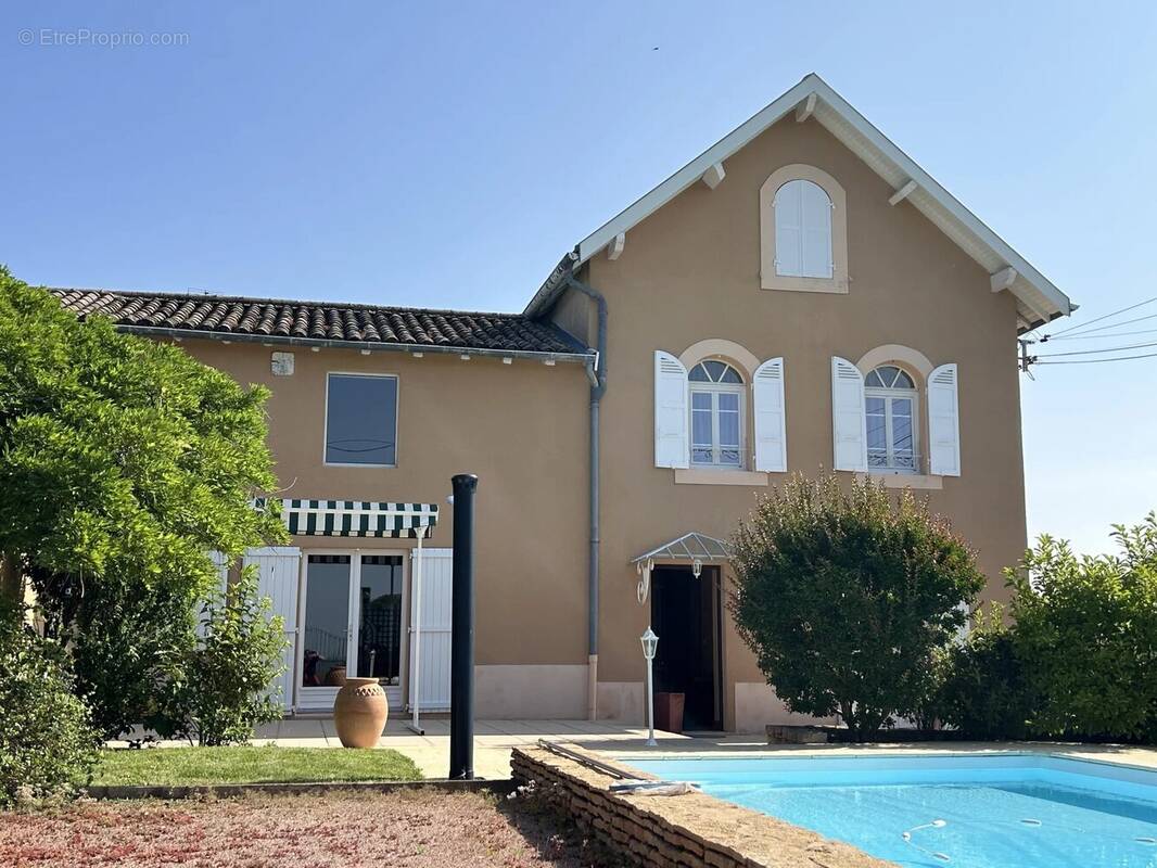 Maison à LA CHAPELLE-DE-GUINCHAY