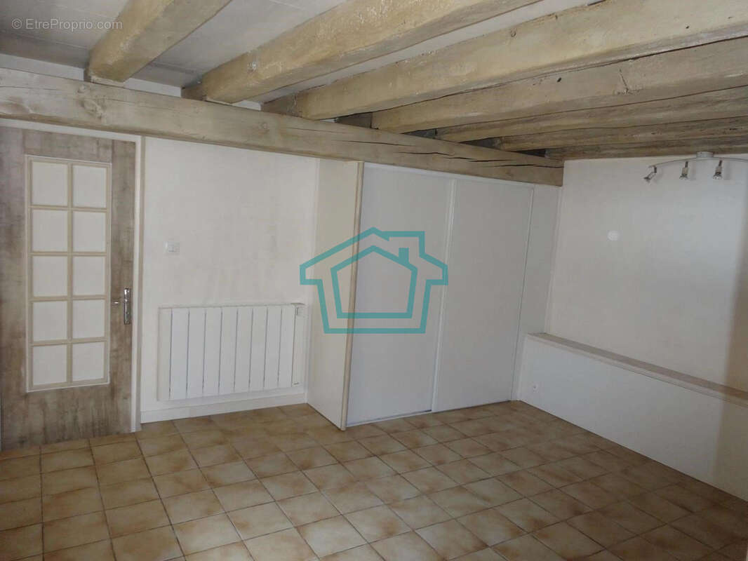 Maison à LA QUEUE-LES-YVELINES