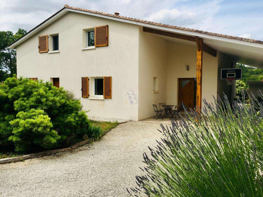 Maison à MORNAC