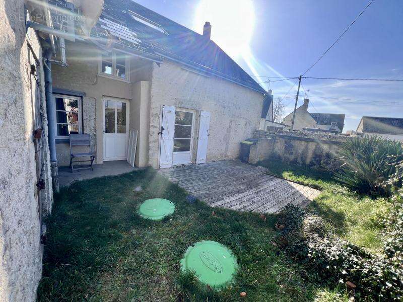 Maison à LA CHAPELLE-ONZERAIN