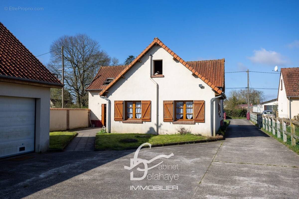Maison à FEUQUIERES-EN-VIMEU