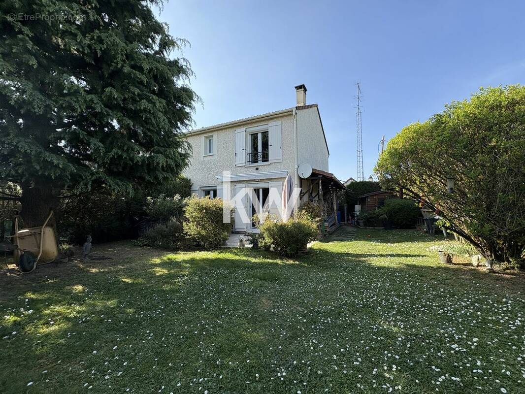 Maison à MENNECY