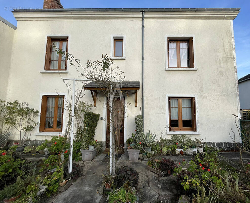Maison à FAVEROLLES-SUR-CHER