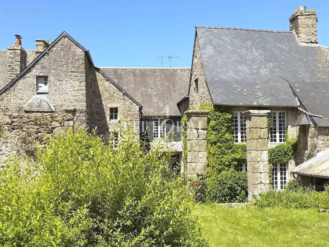 Maison à QUINTIN