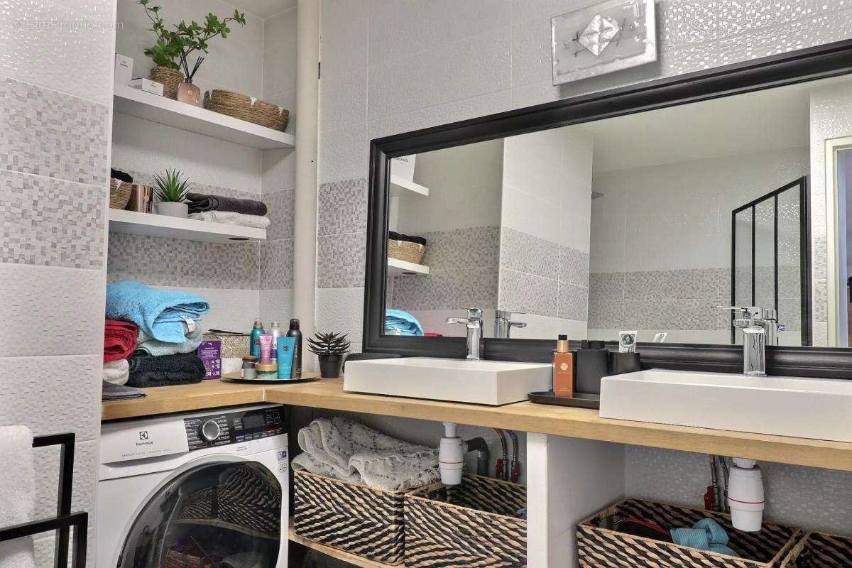 Appartement à SAINT-MAUR-DES-FOSSES