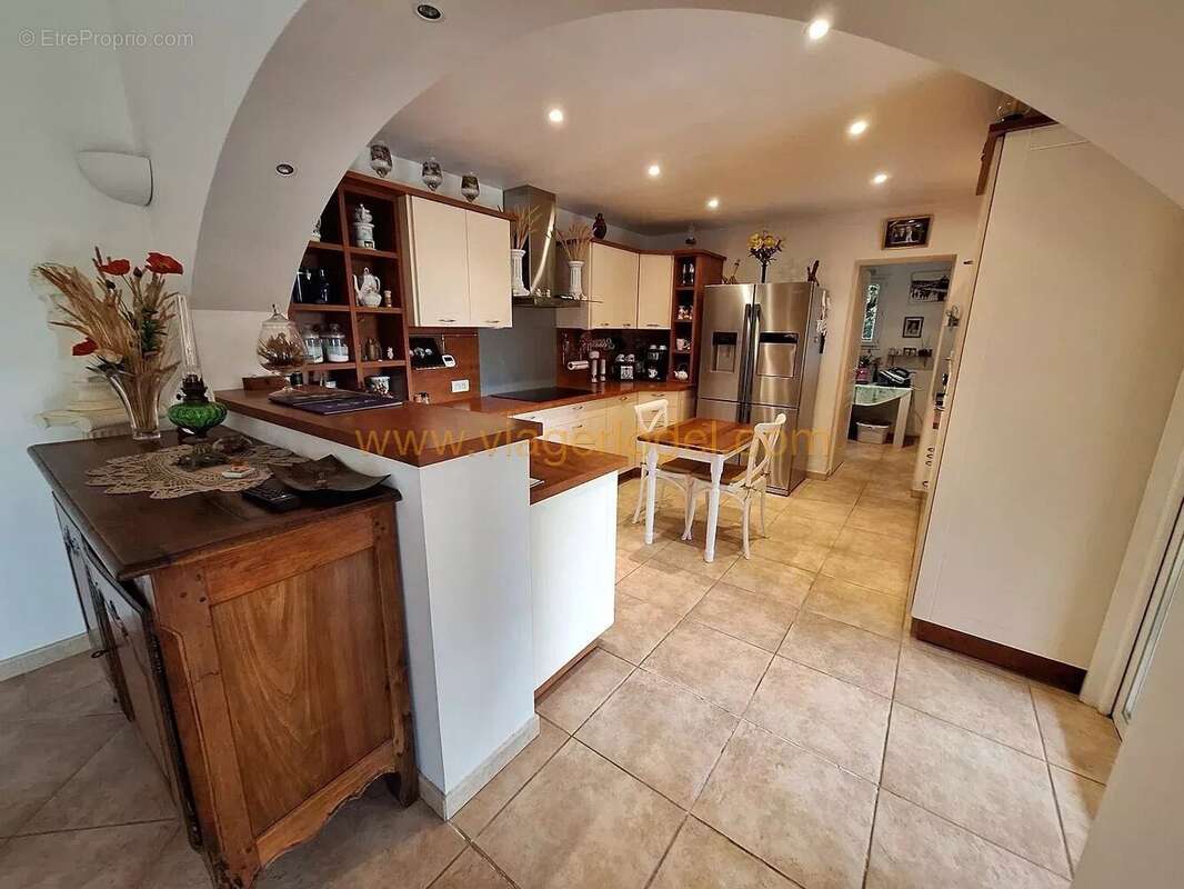 Maison à ROQUEBRUNE-SUR-ARGENS