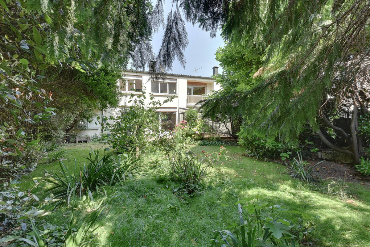 Maison à ECHIROLLES
