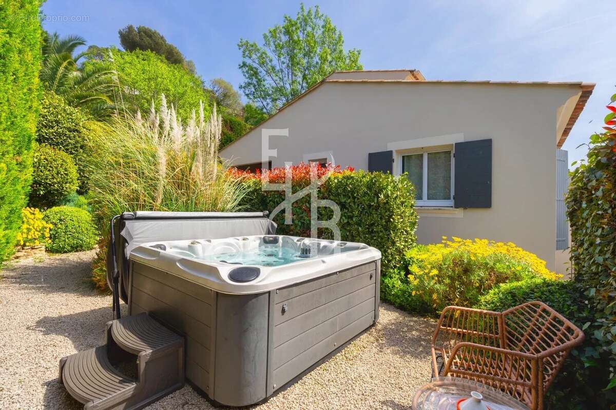 Maison à MOUGINS