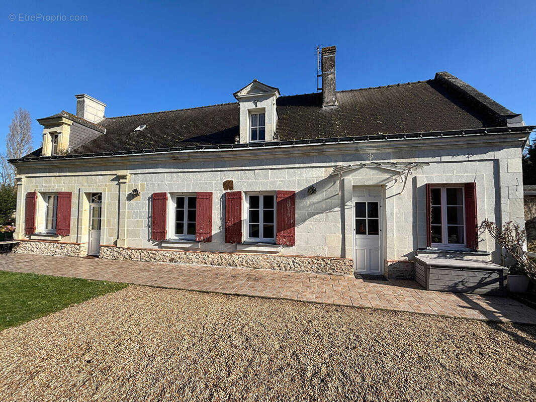 Maison à SAINT-CLEMENT-DES-LEVEES
