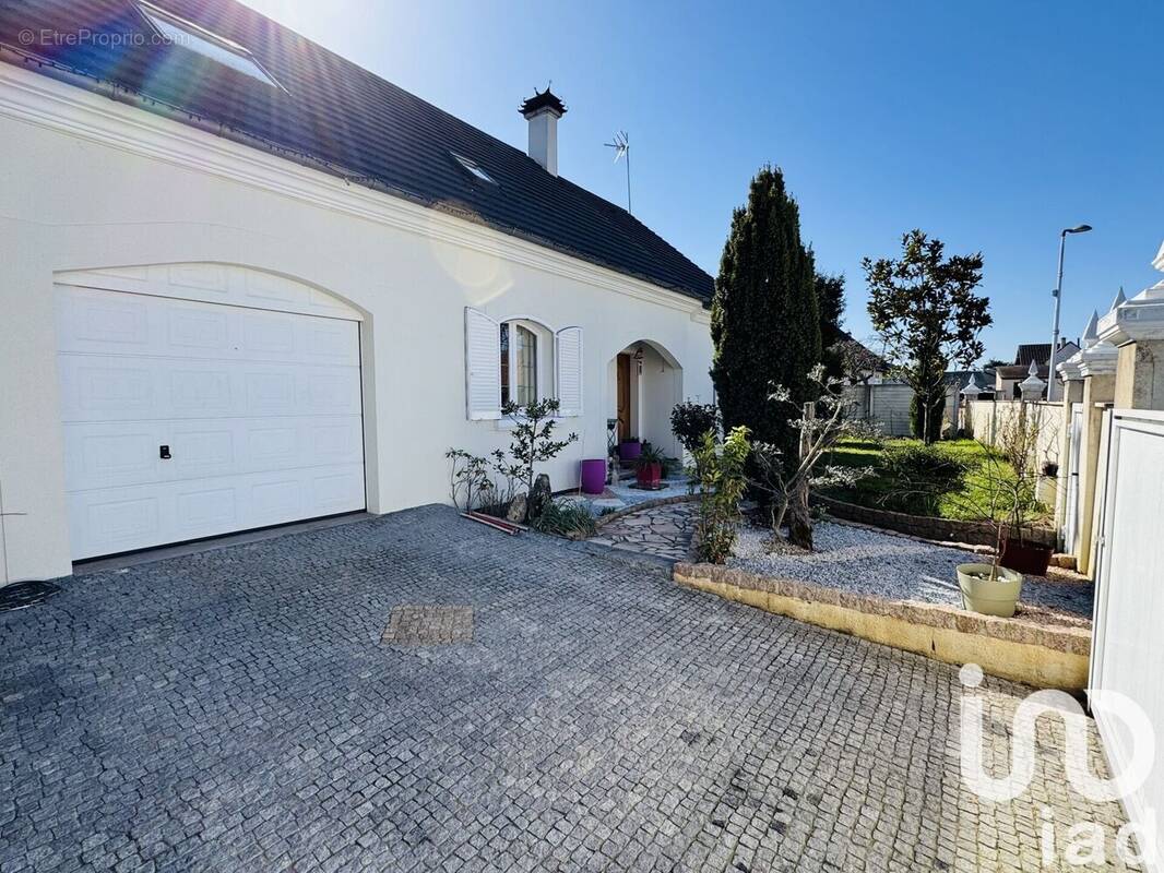 Photo 1 - Maison à ORMES