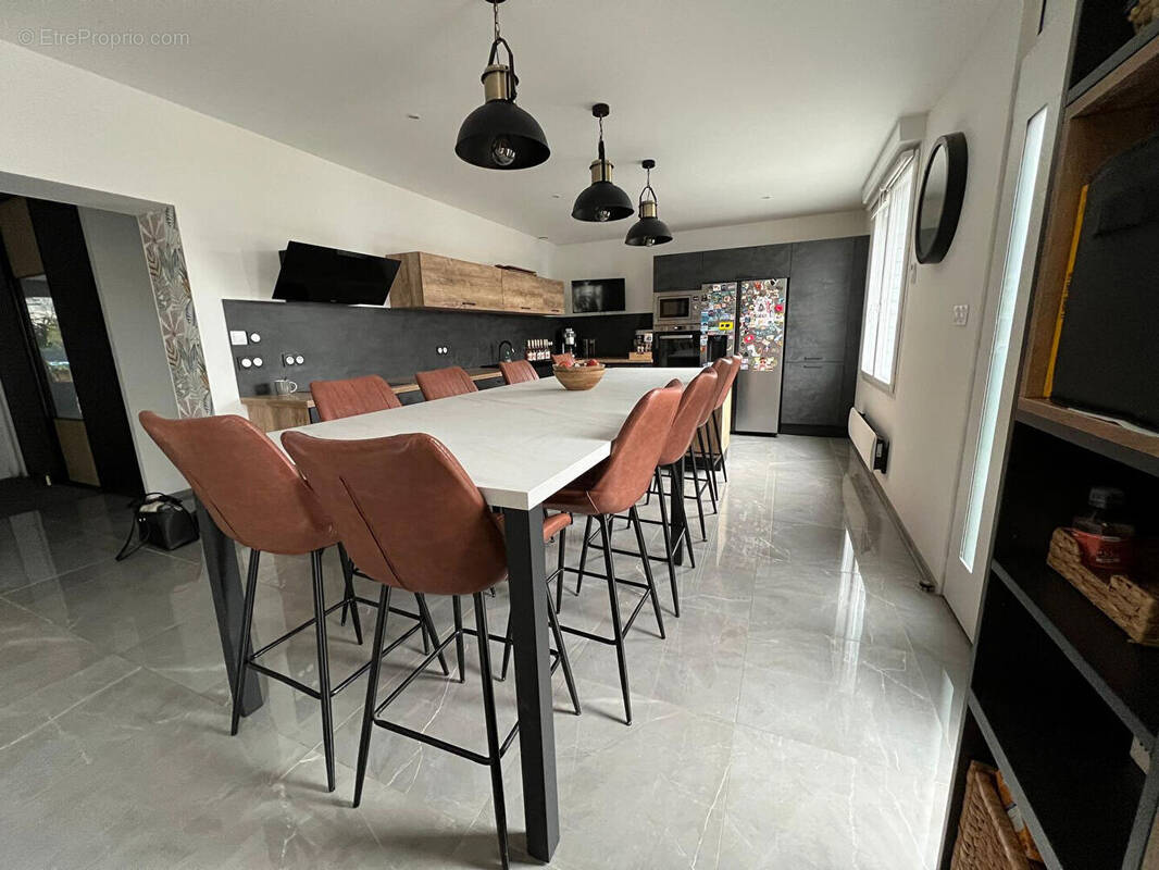 Maison à SAINTE-LUCE-SUR-LOIRE