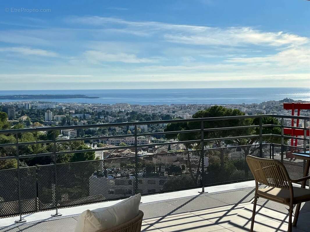 Appartement à LE CANNET
