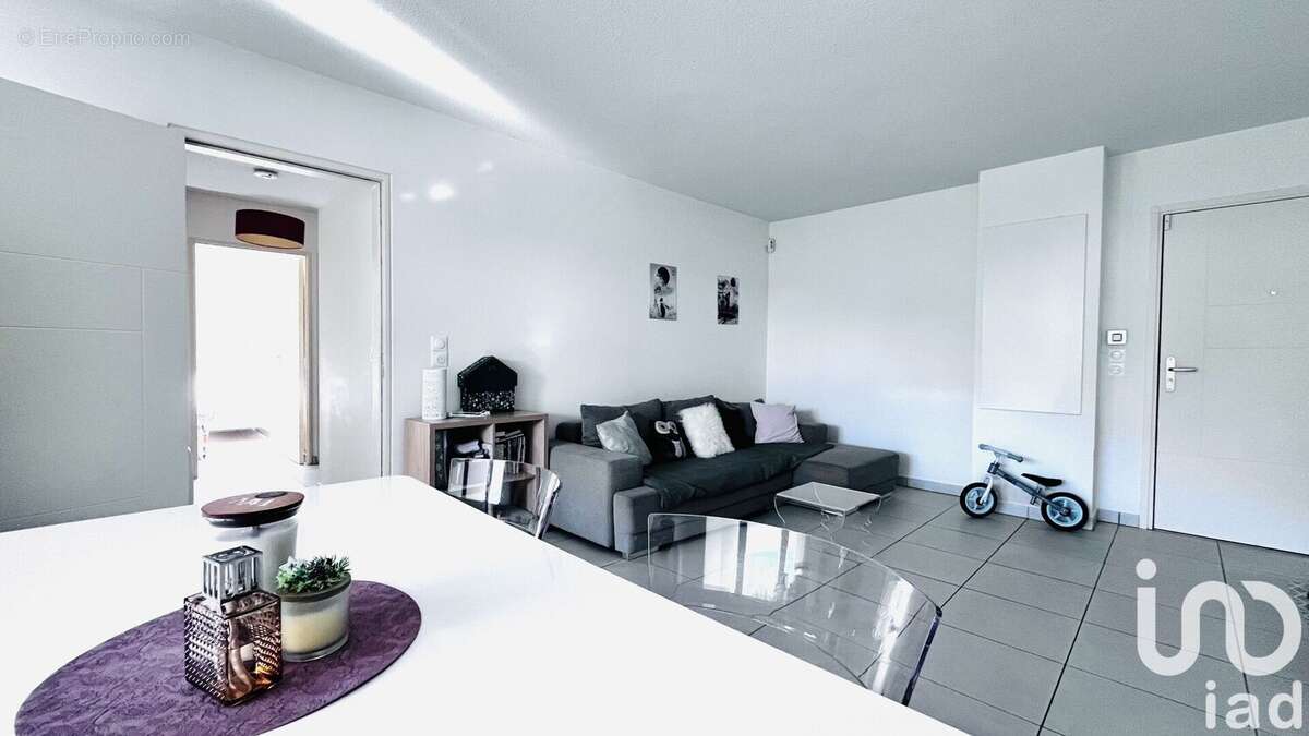 Photo 2 - Appartement à PUGET-SUR-ARGENS
