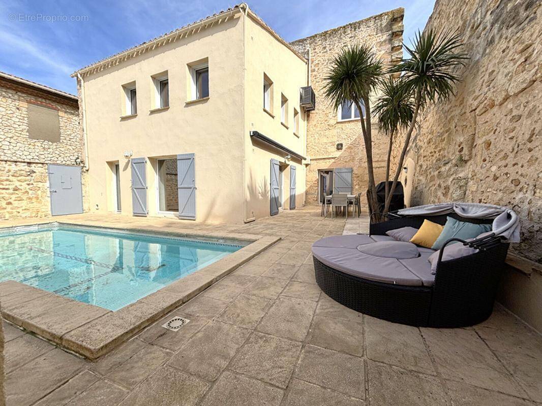 Maison à MAUGUIO