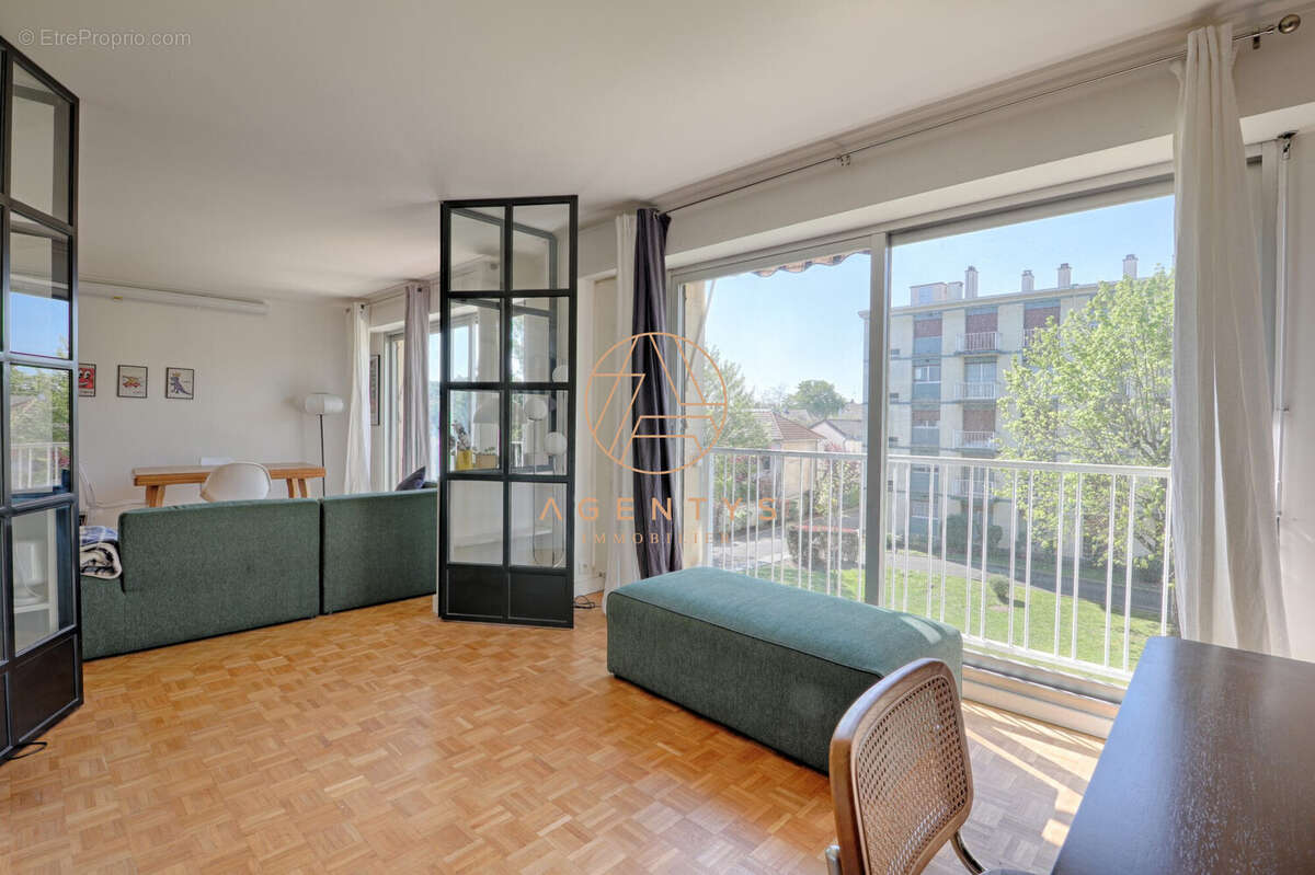 Appartement à SAINT-MAUR-DES-FOSSES