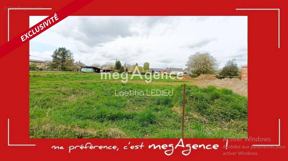Terrain à HORNOY-LE-BOURG