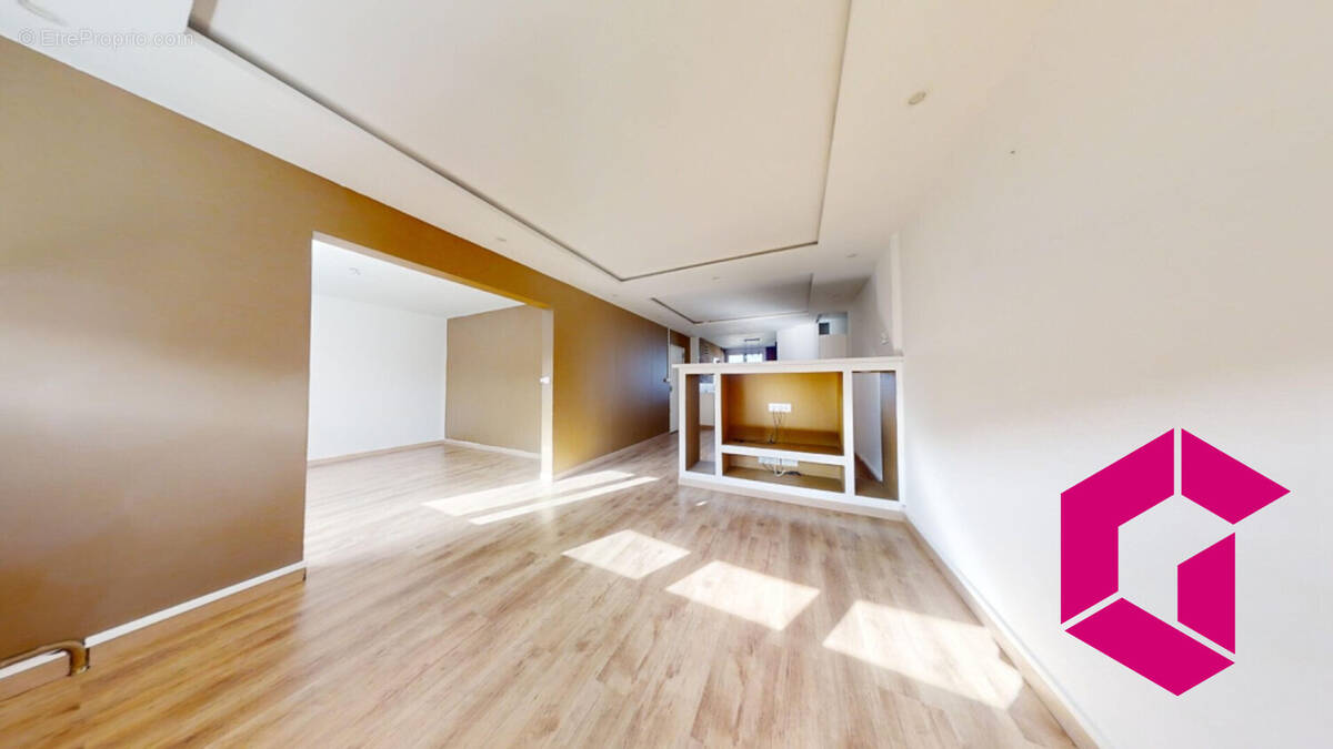 Appartement à SAINT-ETIENNE