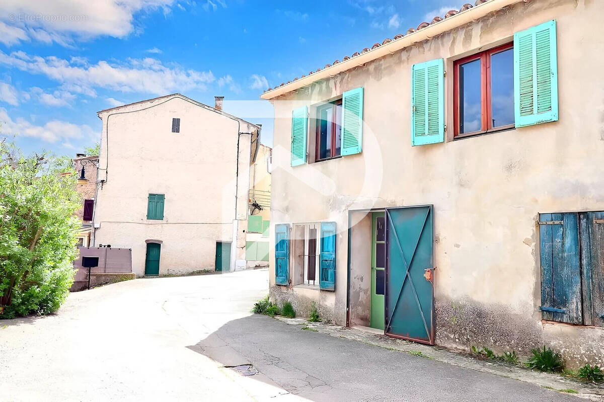 Maison à SAINT-JULIEN
