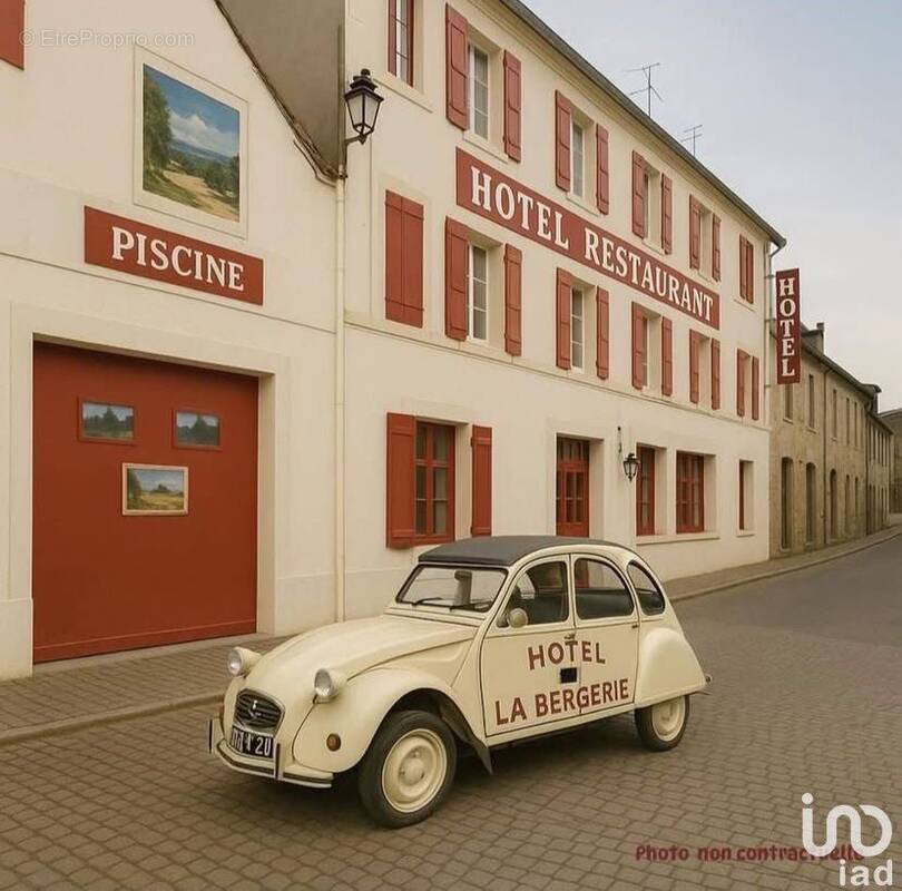 Photo 1 - Commerce à SEVERAC-LE-CHATEAU