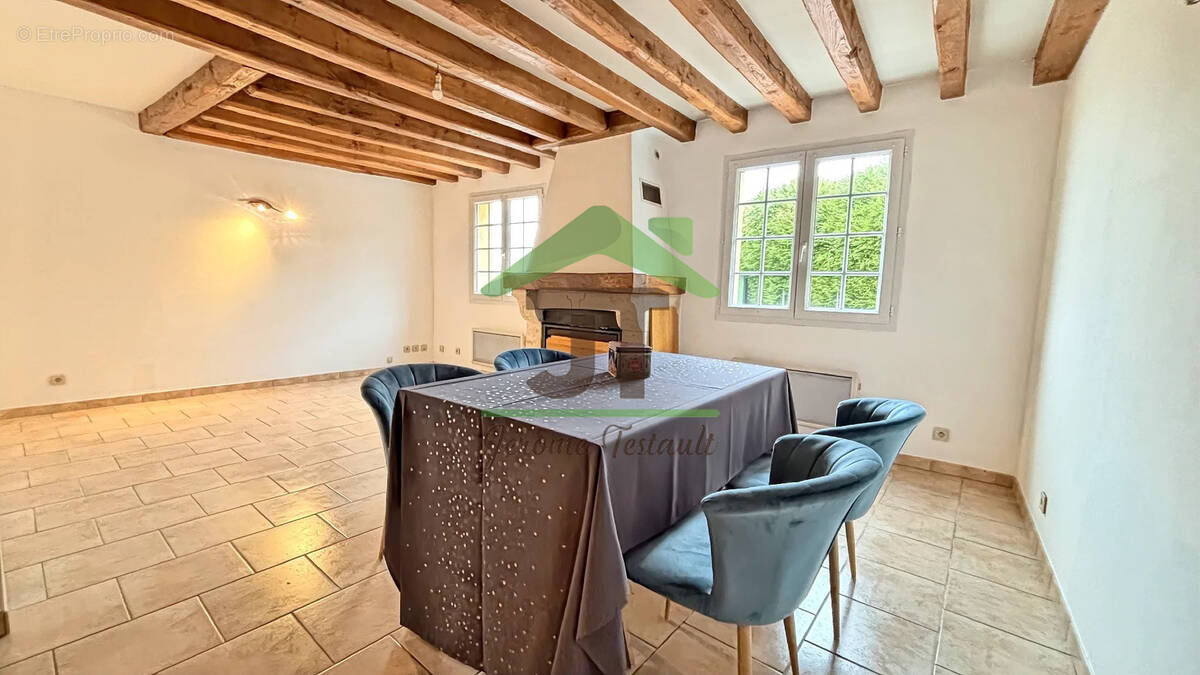 Maison à ARROU