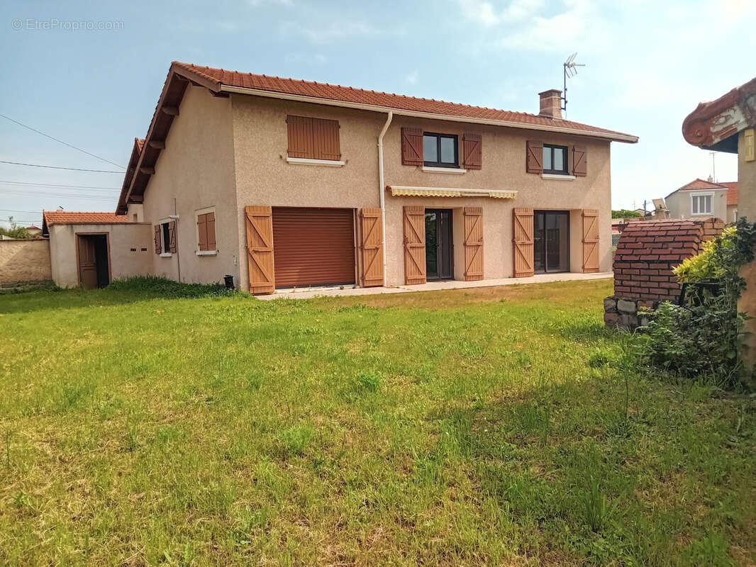 Maison à RIORGES