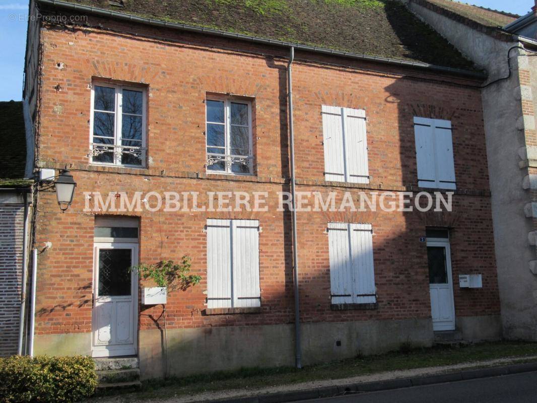 Maison à CHAUMONT-SUR-THARONNE