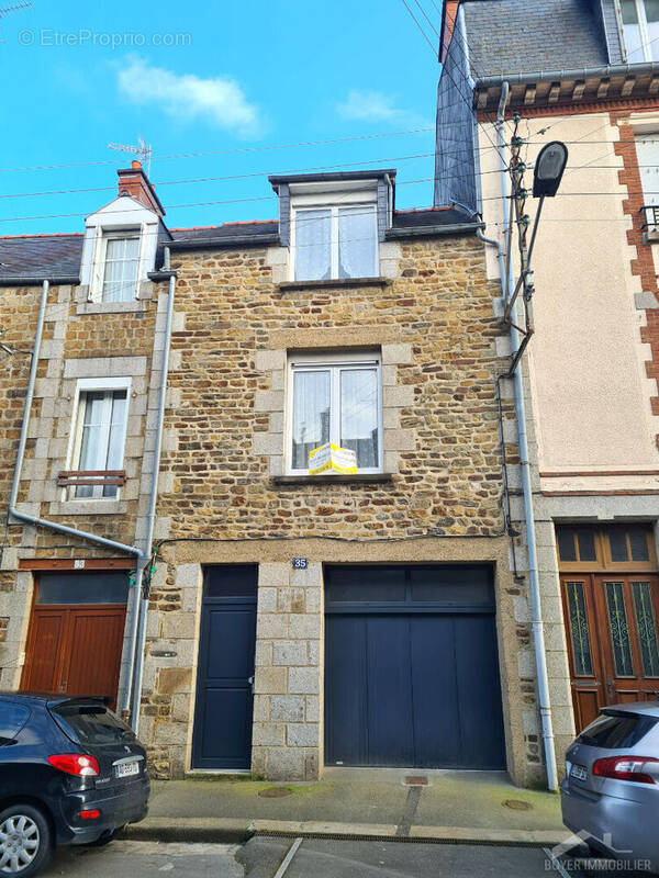 Maison à FOUGERES