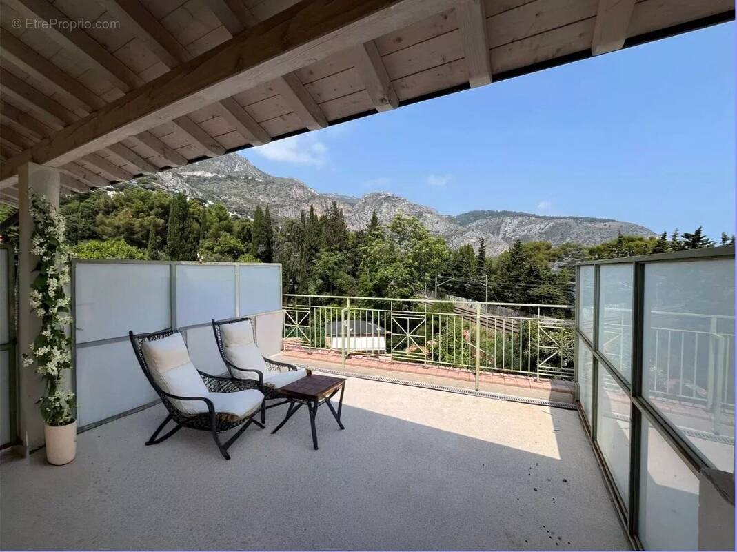 Appartement à EZE