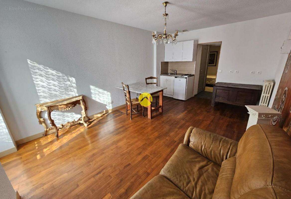 Appartement à NERIS-LES-BAINS