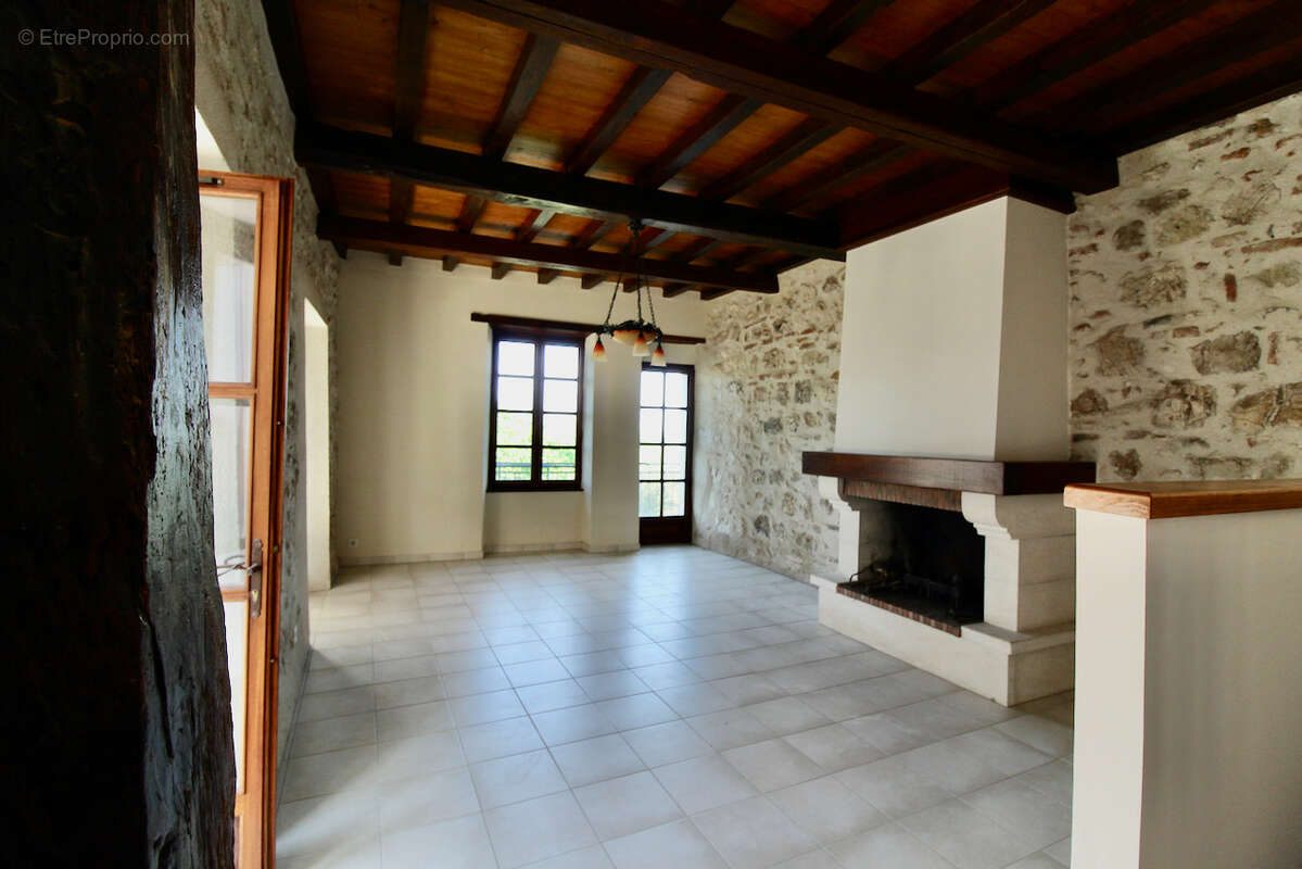 Maison à MONCLAR