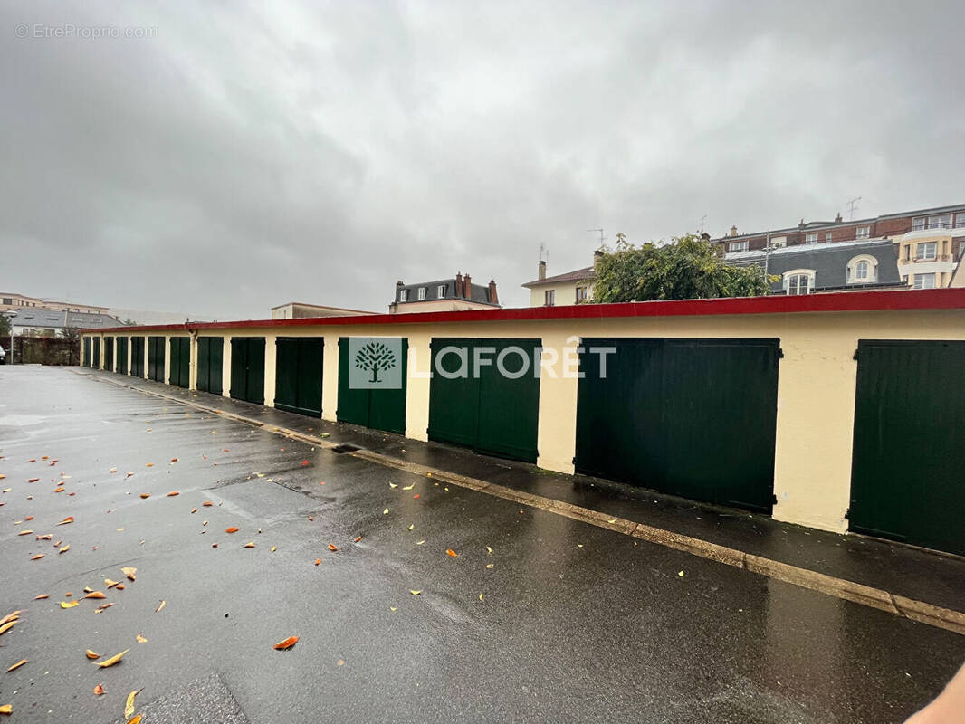 Parking à VIROFLAY