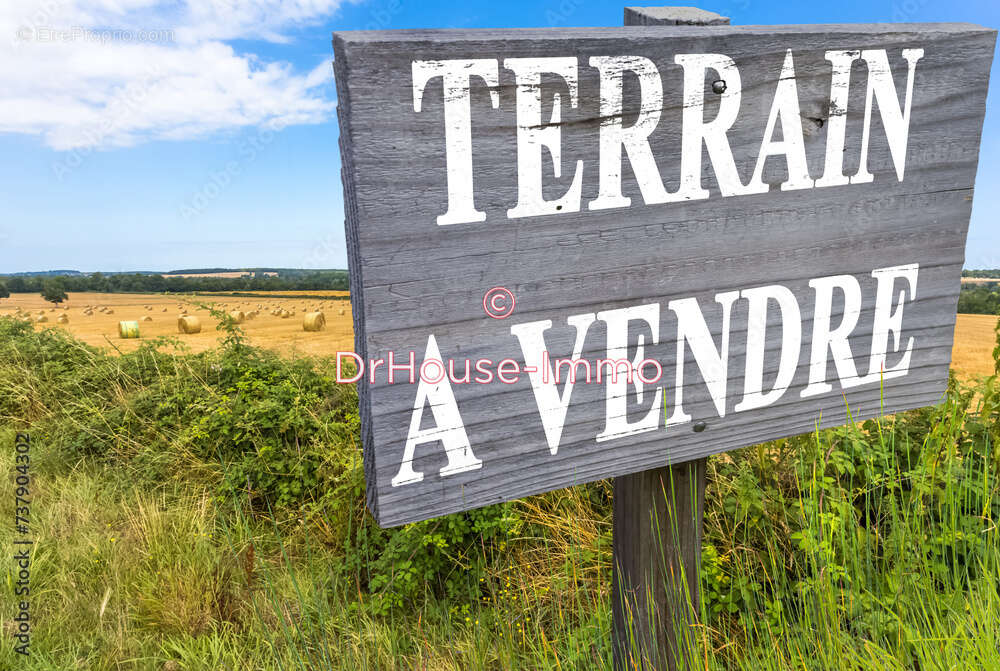 Terrain à SAINT-PIERRE-DES-FLEURS