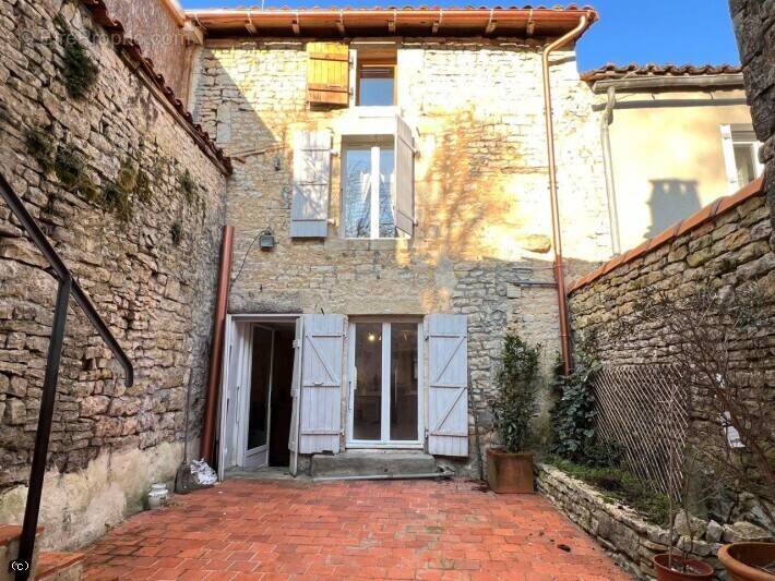 Maison à VERTEUIL-SUR-CHARENTE