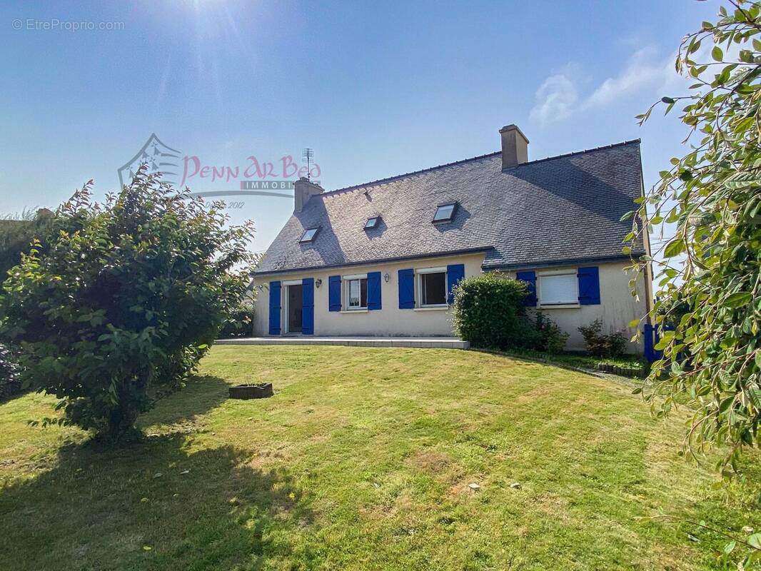 Maison à LAMPAUL-PLOUARZEL