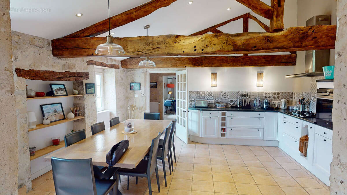 photobfe520f88efc20759090d3712f1b5240 - Maison à AUCH