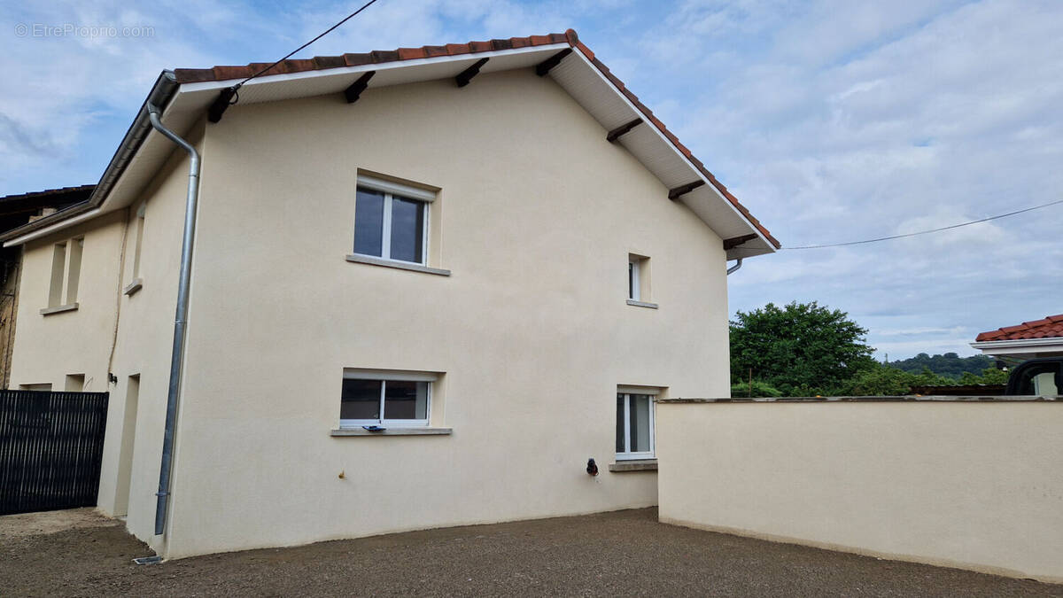 Maison à VAULX-MILIEU