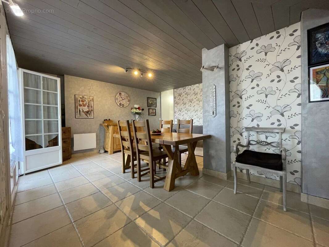 Maison à MERU