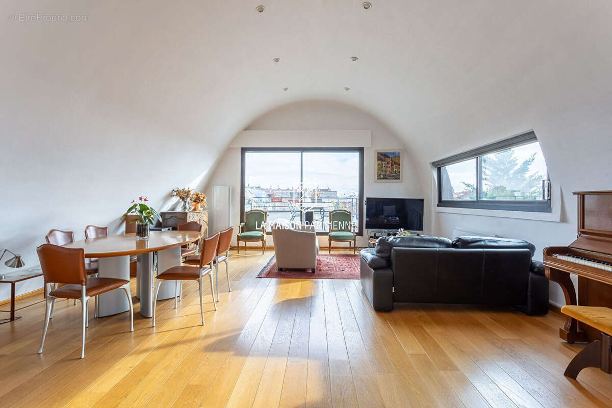 Appartement à SURESNES