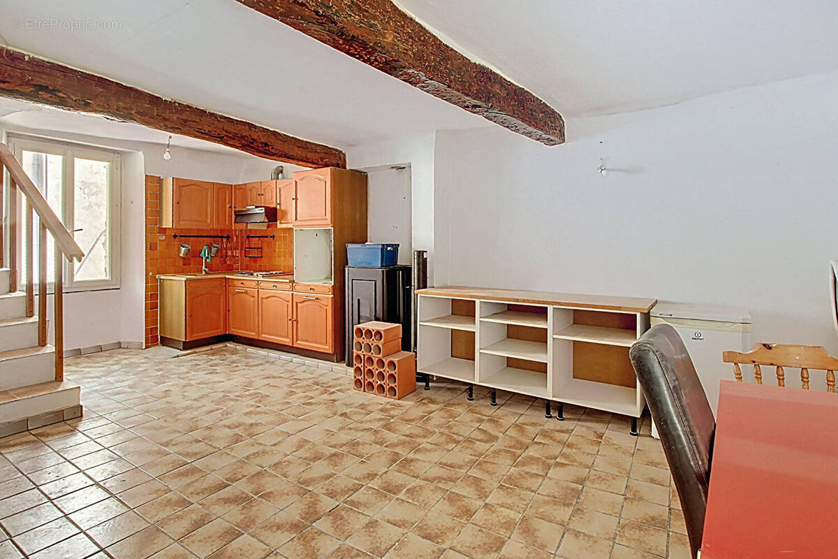 Appartement à SALERNES