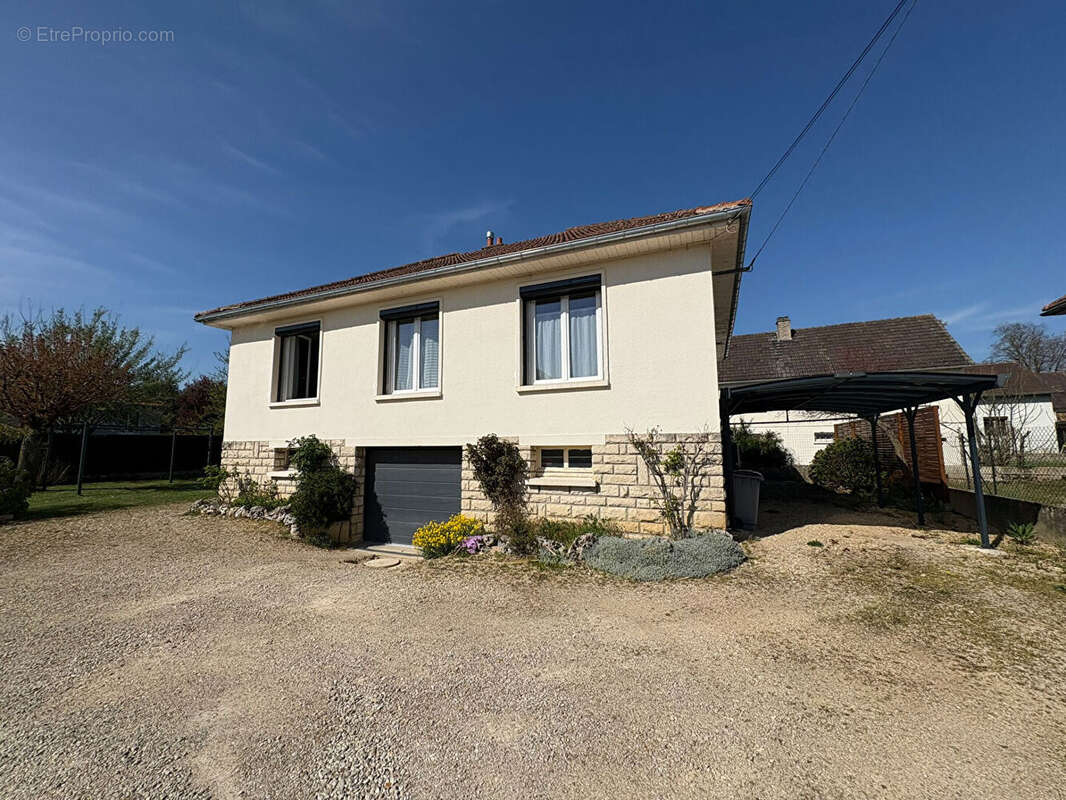 Maison à BRIENON-SUR-ARMANCON