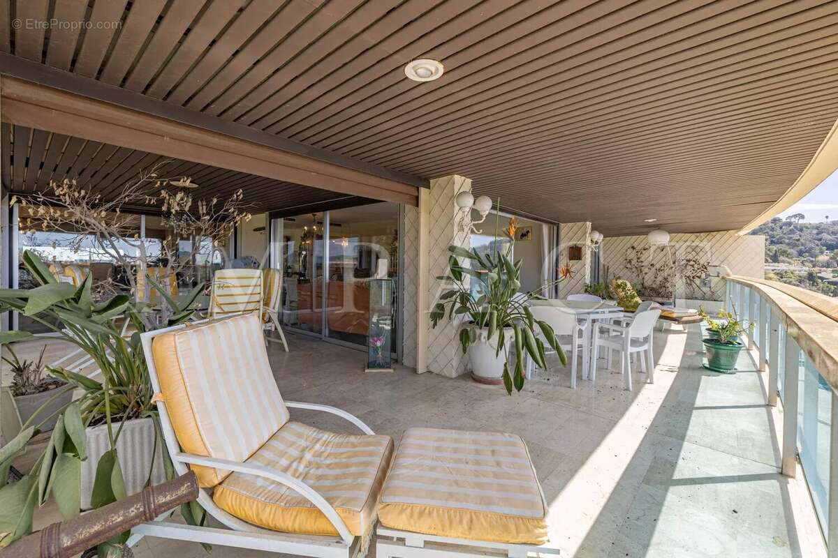 Appartement à LE CANNET