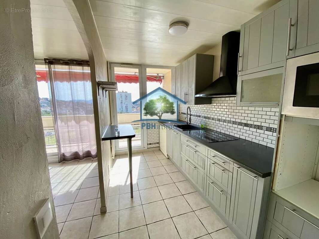 Appartement à MARSEILLE-15E