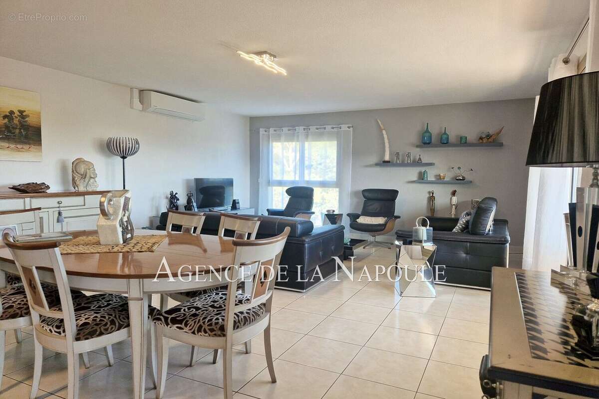 Appartement à MANDELIEU-LA-NAPOULE