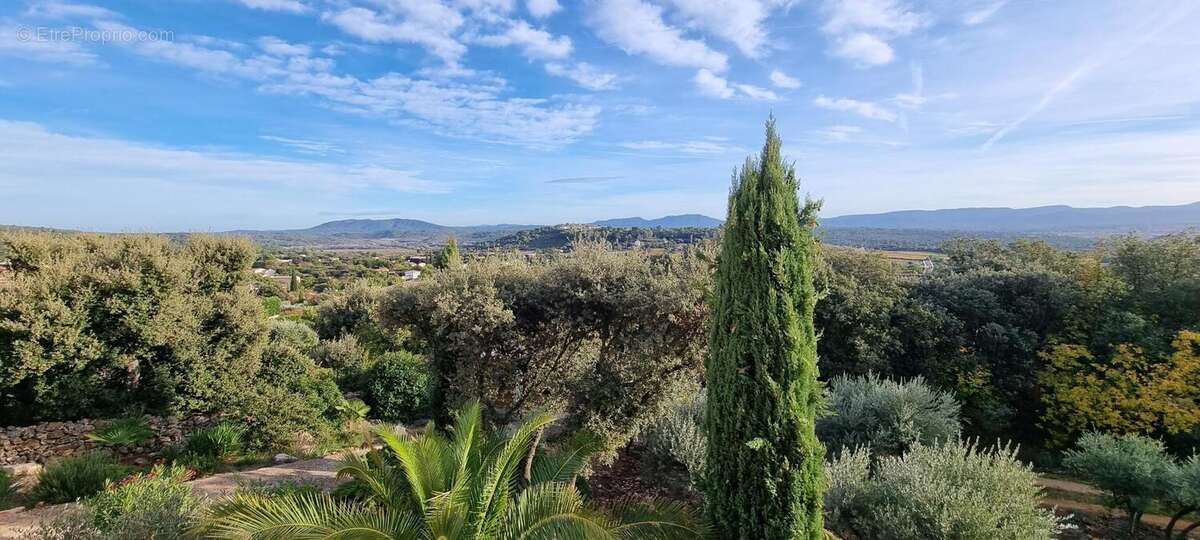 Photo 3 - Maison à SEILLONS-SOURCE-D&#039;ARGENS
